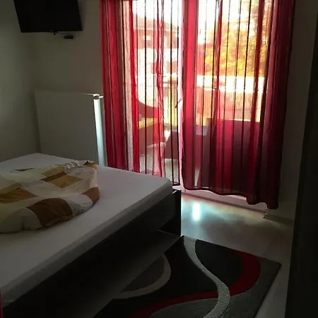Balint & Timi Wellness Apartman *