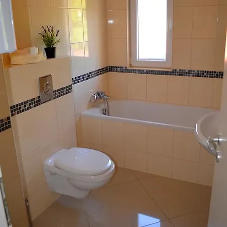 Balint & Timi Wellness Apartman Lejlighed Siófok