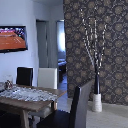 Balint & Timi Wellness Apartman *