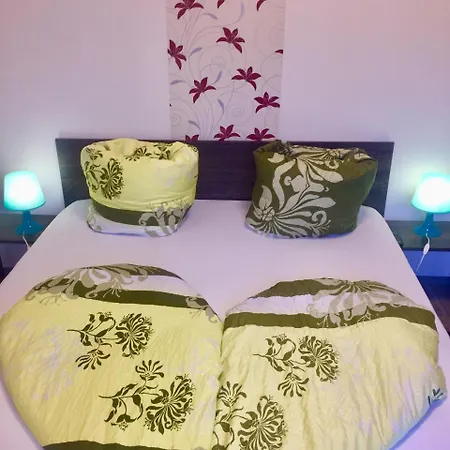 Balint & Timi Wellness Apartman *