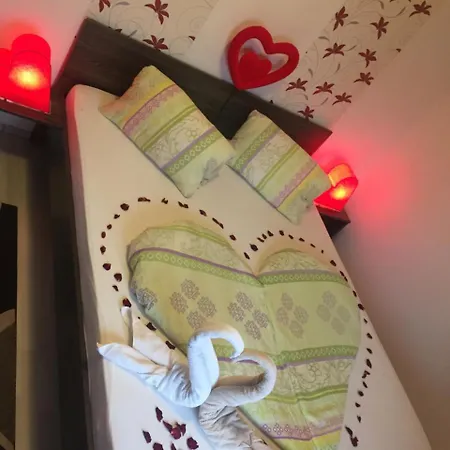 아파트 Balint & Timi Wellness Apartman