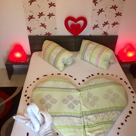 Balint & Timi Wellness Apartman Lejlighed