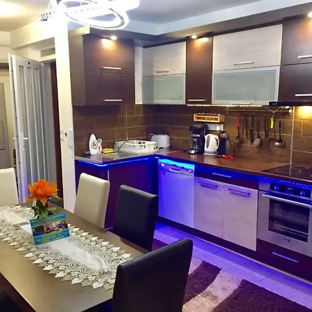 아파트 Balint & Timi Wellness Apartman