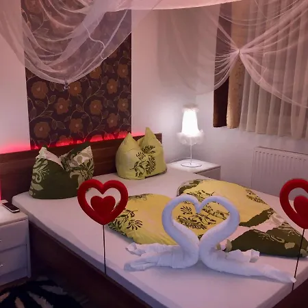 아파트 Balint & Timi Wellness Apartman 시오포크