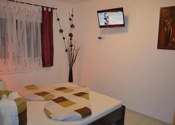 Balint & Timi Wellness Apartman Апартаменты Шиофок