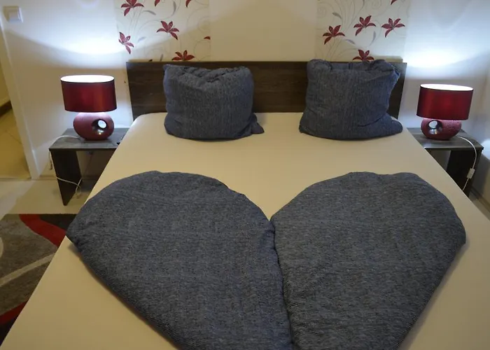 Апартаменты Balint & Timi Wellness Apartman Шиофок