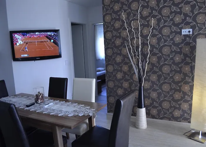 Balint & Timi Wellness Apartman *